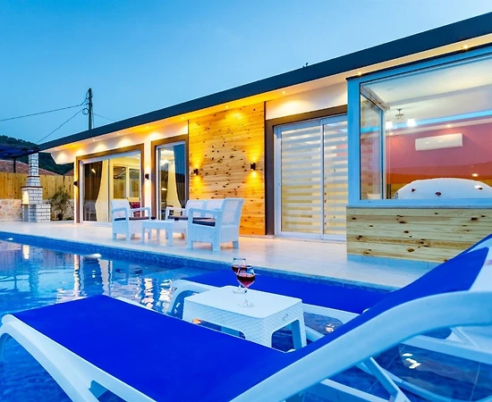 Kaş Sarıbelen'de Muhteşem Doğa İçerisinde, Özel Havuzlu, Kiralık Villa - 1