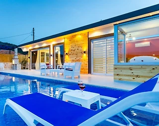 Kaş Sarıbelen'de Muhteşem Doğa İçerisinde, Özel Havuzlu, Kiralık Villa - 1