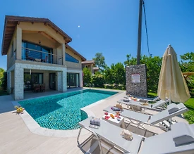 Fethiye Yanıklar'da Yemyeşil Bahçeli, Özel Havuzlu, Jakuzili Villa - 2