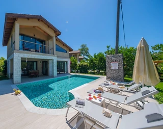 Fethiye Yanıklar'da Yemyeşil Bahçeli, Özel Havuzlu, Jakuzili Villa - 2