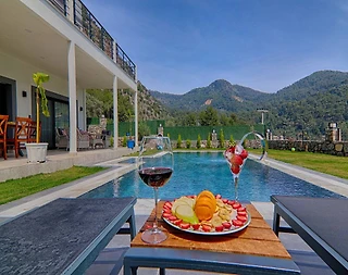 Fethiye Göcek'te Modern Tasarımlı, Özel Havuzlu, Bahçeli Villa - 5