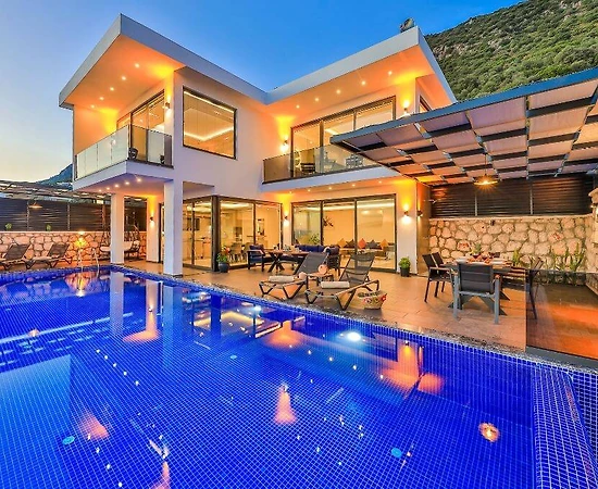 Kaş Bezirgan'da Muhteşem Deniz Manzaralı, Özel Havuzlu, Lüks Villa - 1