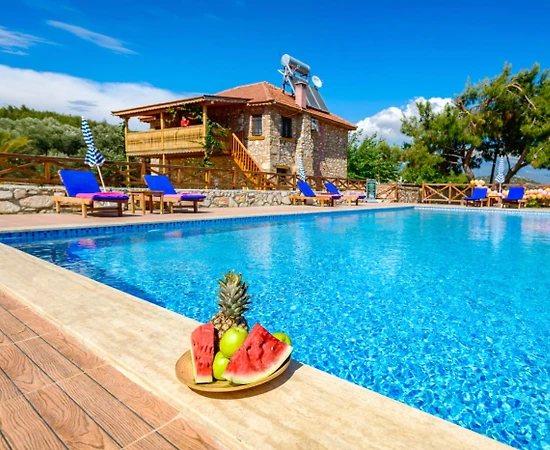 Seydikemer'de Görkemli Doğa Manzaralı, Özel Havuzlu, Otantik Villa - 1