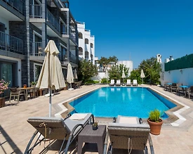 Bodrum Gümbet'te Havuz Manzaralı, Denize Yakın, Kiralık Suit - 3