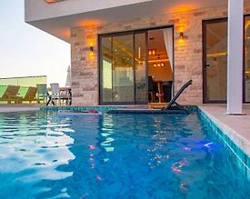 Kaş İslamlar'da Deniz Manzaralı, Özel Havuzlu, Jakuzili Villa - 3