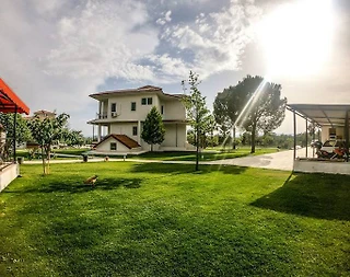 Muğla Köyceğiz'de Göl Manzaralı, Ortak Havuzlu, Kiralık Villa - 1