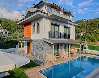 Fethiye Göcek'te Ailelere Uygun, Özel Havuzlu, Tripleks Lüks Villa - 1