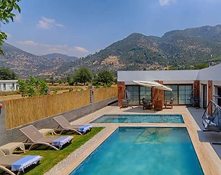 Fethiye Yeşilüzümlü'de Sakin Konumda, Özel Havuzlu, Lüks Villa - 2