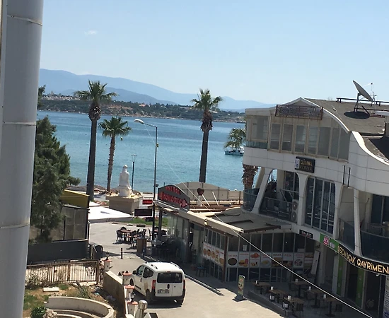 Aydın Didim'de Denize Sıfır Konumda, Modern Tasarımlı, Kiralık Ev - 1