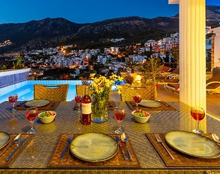 Kalkan Kışla'da Denize Yürüme Mesafesinde, Özel Havuzlu, Lüks Villa - 2