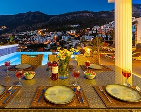 Kalkan Kışla'da Denize Yürüme Mesafesinde, Özel Havuzlu, Lüks Villa - 2
