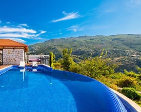 Kaş İslamlar'da Doğa İle İç İçe, Sonsuzluk Havuzlu, Kiralık Villa - 3