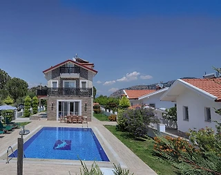 Ortaca Dalyan'da Doğa Manzaralı, Özel Havuzlu, Geniş Bahçeli Villa - 2