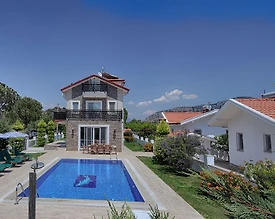 Ortaca Dalyan'da Doğa Manzaralı, Özel Havuzlu, Geniş Bahçeli Villa - 2