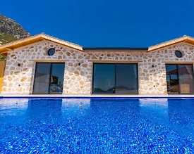 Kaş Bezirgan'da Doğa Manzaralı, Sonsuzluk Havuzlu, Jakuzili Villa - 2