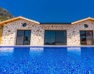 Kaş Bezirgan'da Doğa Manzaralı, Sonsuzluk Havuzlu, Jakuzili Villa - 2