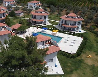 Muğla Köyceğiz'de Tesis İçerisinde, Ortak Havuzlu, Kiralık Villa - 5