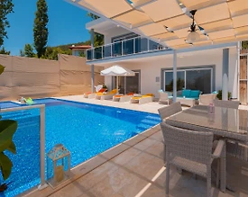 Kaş Kalkan'da Panoramik Deniz Manzaralı, Özel Havuzlu, Konforlu Villa - 3