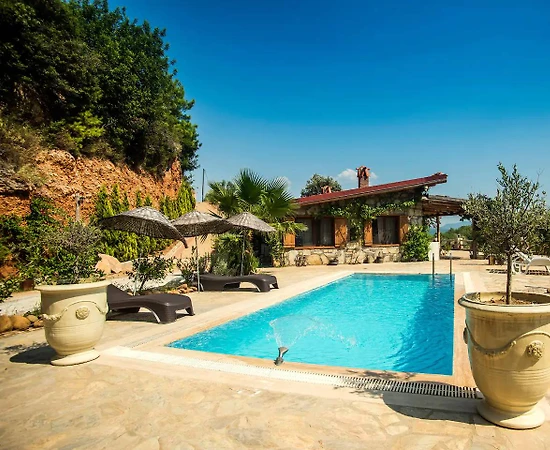 Menteşe Kuyucak'da Harika Tasarımlı, Özel Havuzlu, Kiralık Villa - 1