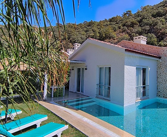 Ölüdeniz'de Harika Doğa ile İç İçe, Özel Havuzlu, Modern Villa - 1