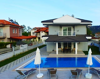 Muğla Dalyan'da Merkeze Yakın Konumda, Özel Havuzlu, 4+1 Kiralık Villa - 1