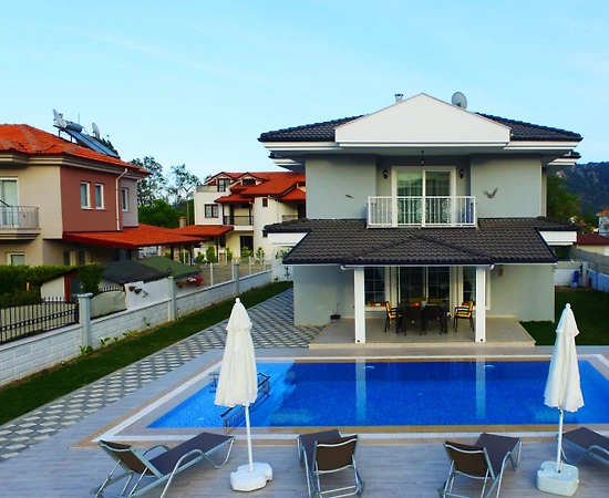 Muğla Dalyan'da Merkeze Yakın Konumda, Özel Havuzlu, 4+1 Kiralık Villa - 1