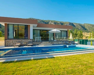 Kaş Sarıbelen'de Geniş Bahçeli, Özel Havuzlu, 2+1, Lüks Villa - 4