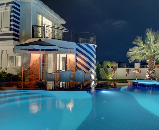 Serik Belek'te Merkezi Konumda, Özel Havuzlu, Jakuzili, Lüks Villa - 1