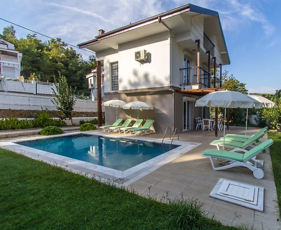 Fethiye Ölüdeniz'de Geniş Alanlara Sahip, Özel Havuzlu, Lüks Villa - 1