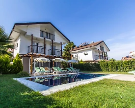 Fethiye Ölüdeniz'de Denize ve Plaja Yakın, Özel Havuzlu, Bahçeli Villa - 2