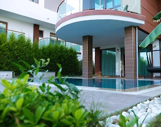 Aydın Kuşadası'nda Kalabalık Ailelere Uygun, Özel Havuzlu, Lüks Villa - 2