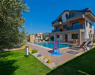 Fethiye Babataşı'nda Merkezi Konumda, Özel Havuzlu, Lüks Villa - 1