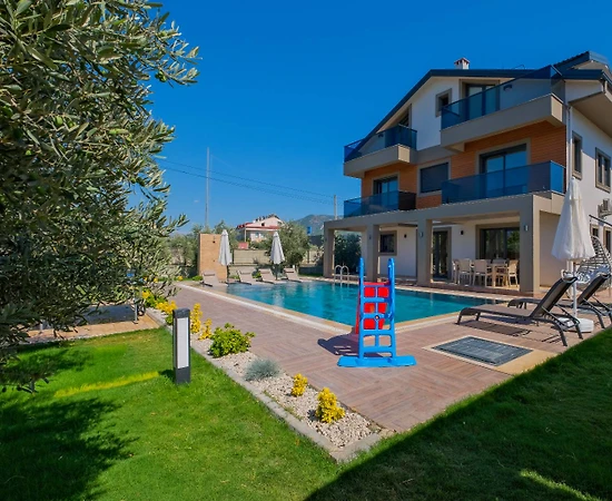 Fethiye Babataşı'nda Merkezi Konumda, Özel Havuzlu, Lüks Villa - 1