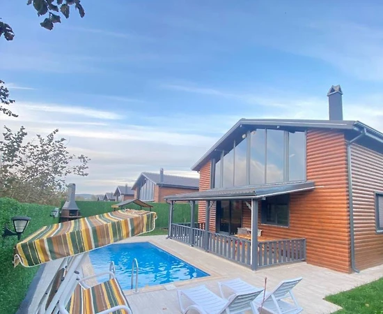 Kocaeli Kartepe'de Tesis İçerisinde, Özel Havuzlu, Kiralık Bungalov - 1