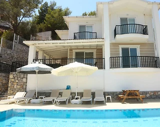 Ortaca Sarıgerme'de Doğa Manzaralı, Özel Havuzlu, Konforlu Villa - 1