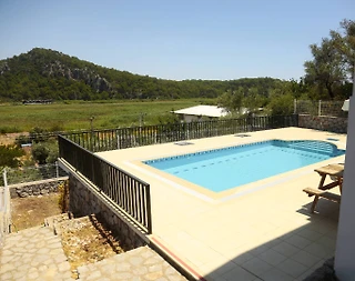 Ortaca Sarıgerme'de Doğa Manzaralı, Özel Havuzlu, Konforlu Villa - 4