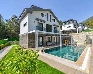 Fethiye Ölüdeniz'de Geniş Bahçeli, Özel Havuzlu, Kiralık Villa - 4