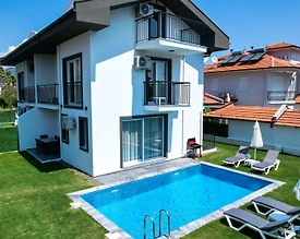 Dalyan Merkez'de Özel Havuzlu ve Geniş Bahçeli, Lüks Kiralık Villa - 2