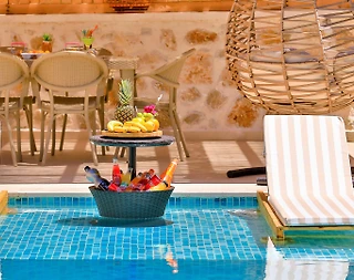 Kaş Sarıbelen'de Taş Mimarili, Geniş Bahçeye Sahip, Kiralık Villa - 5