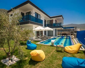 Kalkan Yeşilköy'de Geniş Bahçeli, Özel Havuzlu, Kiralık Villa - 2