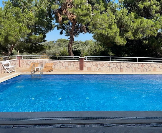 İzmir Seferihisar'da Sakin Konumda, Özel Havuzlu, Konforlu Villa - 1