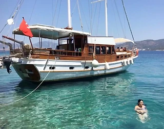 Bodrum'da Masmavi Sularda, Modern Dizayna Sahip, 8 Kişilik Gulet - 4