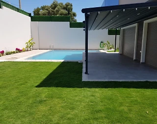 İzmir Çeşme'de Merkezi Konumda, Özel Havuzlu, Bahçeli Villa - 3