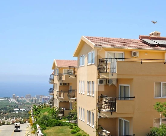 Alanya'da Sosyal Tesis İçerisinde, Ortak Havuzlu, Konforlu Tatil Evi - 1