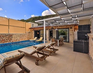Kaş İslamlar'da Doğa ile İç İçe, Isıtmalı Özel Havuzlu, Şık Villa - 1