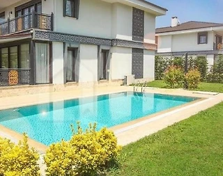 Sapanca Kırkpınar'da Enfes Bahçeye Sahip, Özel Havuzlu, Geniş Villa - 1