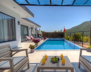 Kaş Sarıbelen'de, Doğa Manzaralı, Özel Havuzlu, Kiralık Villa - 2