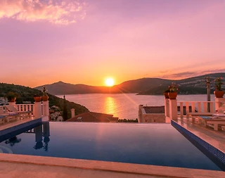 Kaş Kalkan'da Deniz Manzaralı, Kalabalık Ailelere Uygun, Kiralık Villa - 1