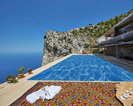 Fethiye Karaağaç'ta Göz Alıcı Manzaralı, Eşsiz Taş Ev - 2