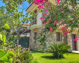 Datça Emecik'te Plaja Yakın Mesafede, Ailelere Uygun, Kiralık Villa - 2